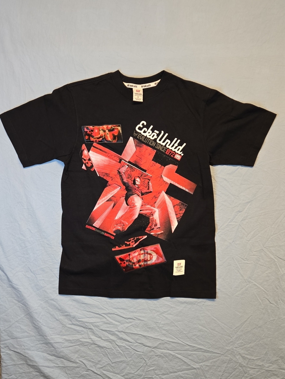 Ecko Unlimited Full Graphic Skull Short Sleeve T-Shirt Vintage Y2K Black & Red